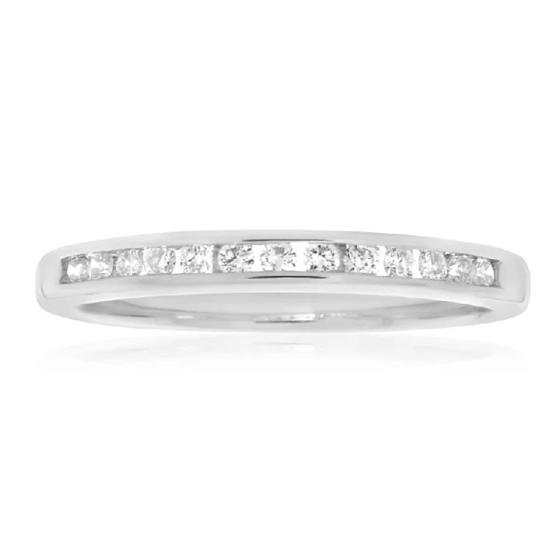 women’s signature engagement rings -1/4 Carat Flawless Cut 18ct White Gold Diamond Ring With 13 Diamonds