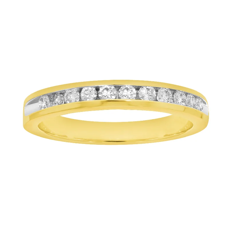 women’s sparkling engagement rings -9ct Yellow Gold Diamond Ring with 1/6 Carat of 11 Brilliant Diamonds