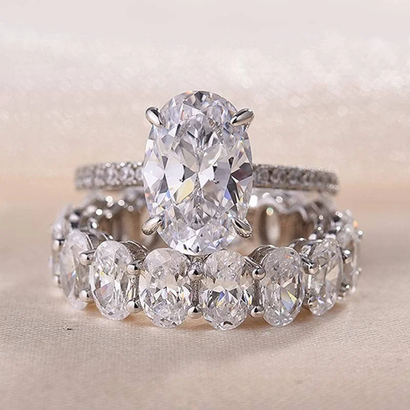 luxury engagement rings for women -Stunning Oval Cut Simulated Diamond Ring Set