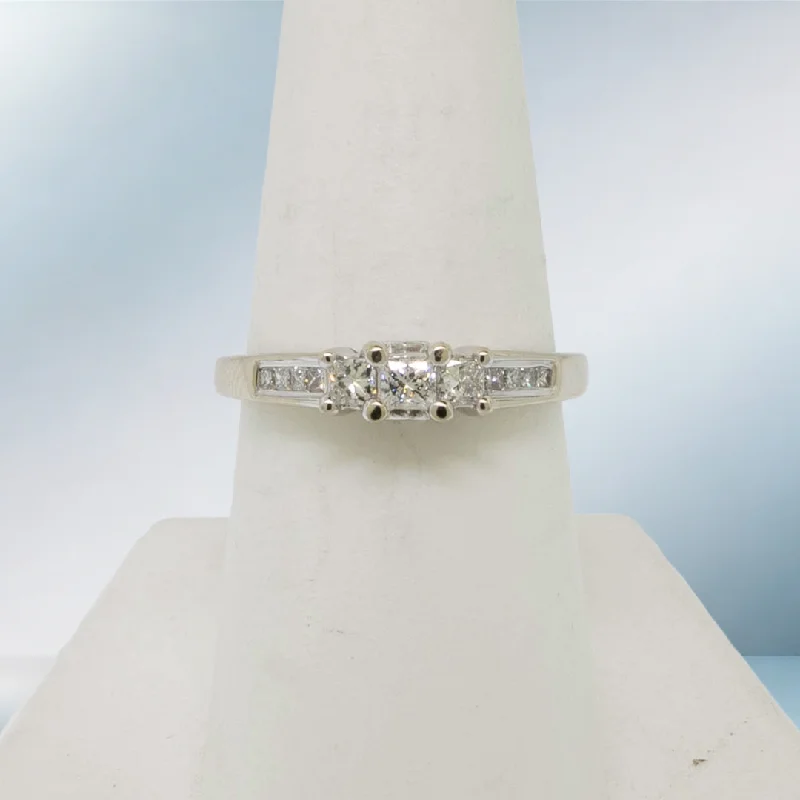 women’s diamond solitaire engagement rings -14K White Gold 3 Diamond Ring with Accent Diamonds Size 7.5 Preowned Jewelry