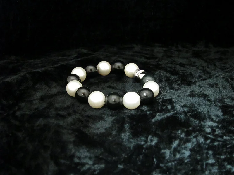 trendy bangles for women -Black jade and Pearl Magnetic Bracelet