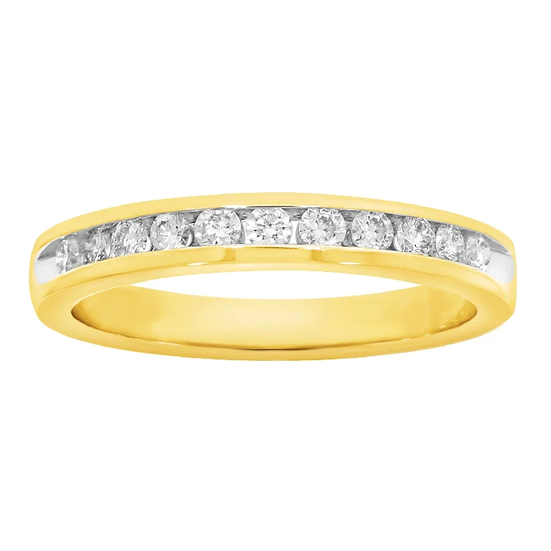 women’s antique diamond engagement rings -9ct Yellow Gold 0.30 Carat Diamond Ring with 11 Brilliant Diamonds