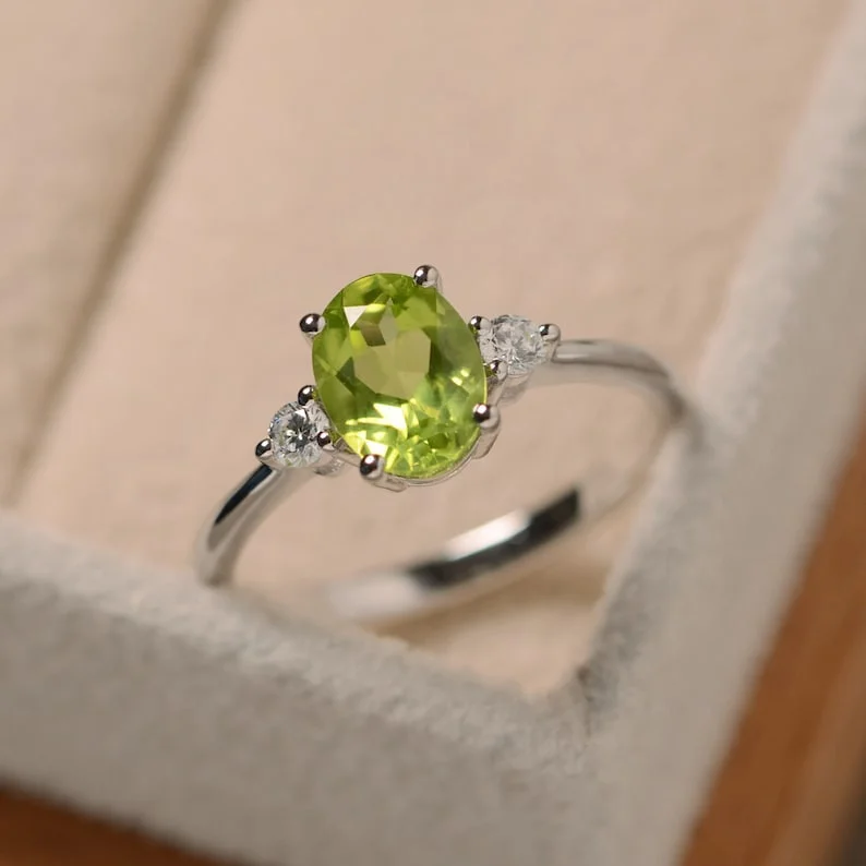 women’s luxury diamond necklaces -Oval Peridot Ring