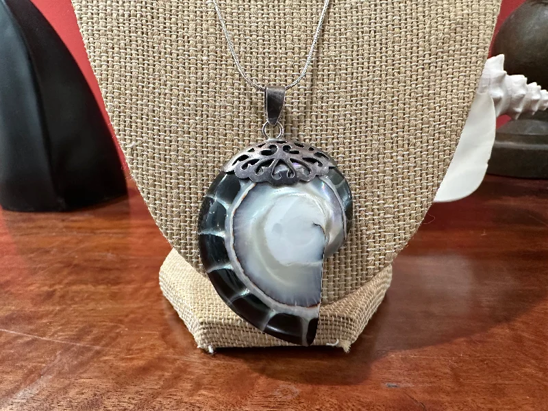 women’s choker necklaces -Nautilus Pendant 2.5"